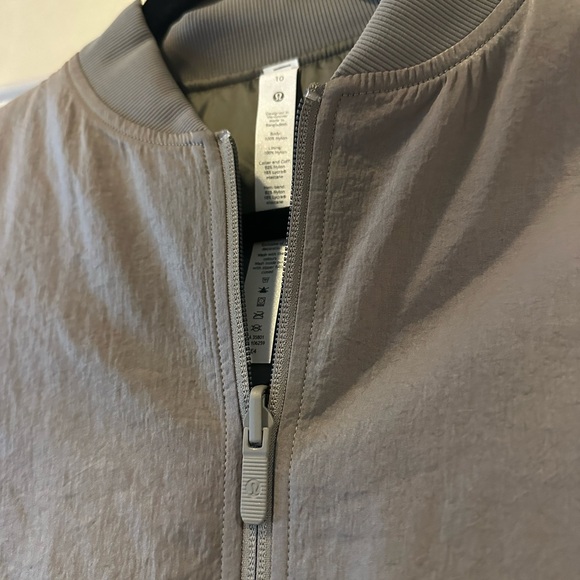 Lululemon Non Stop Reversible Bomber Jacket in Rover - Picture 7 of 10